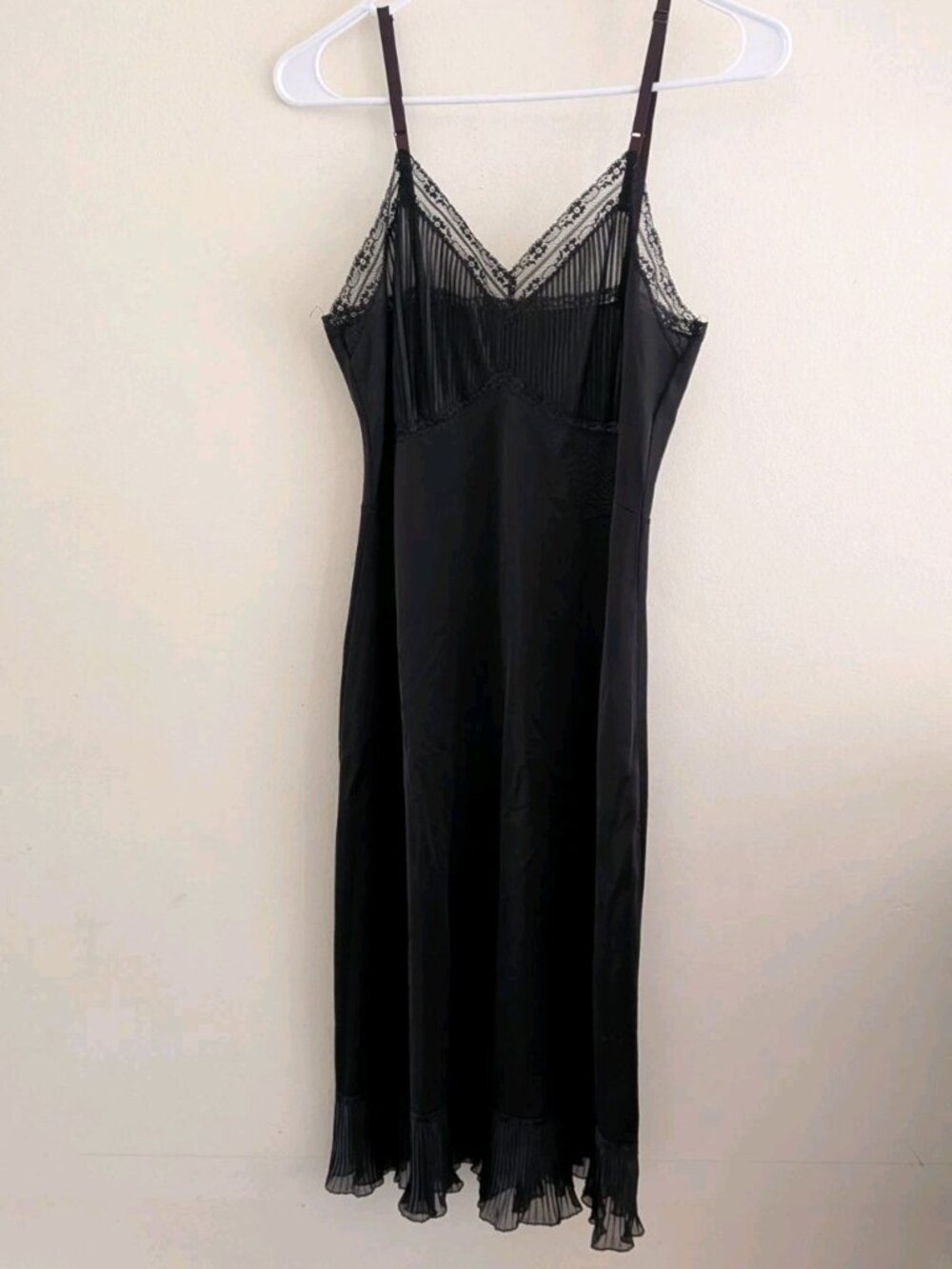 Vintage Luxite Holeproof Black Nylon Full Slip Dress 34 Pleated Lace Trim Midi